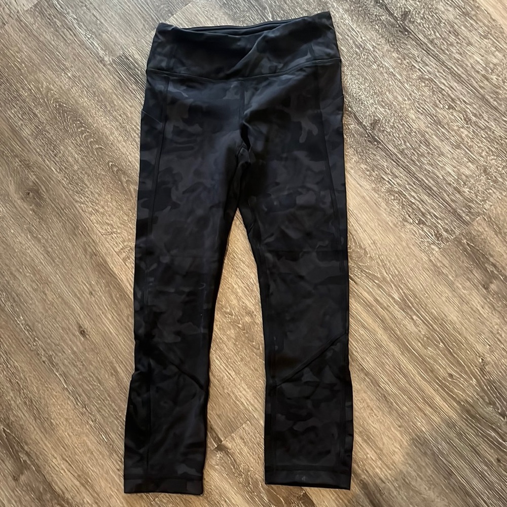 Lululemon cropped camo align leggings
